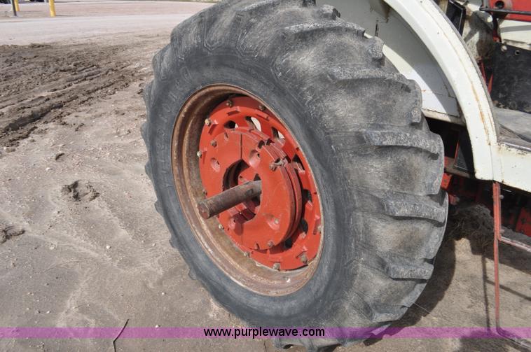 image for item F2059 1972 International 1066 Hydro tractor