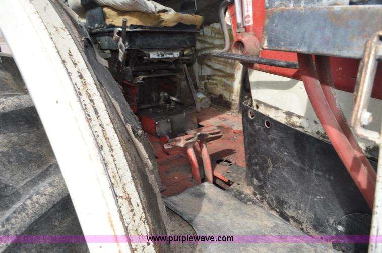 image for item F2059 1972 International 1066 Hydro tractor