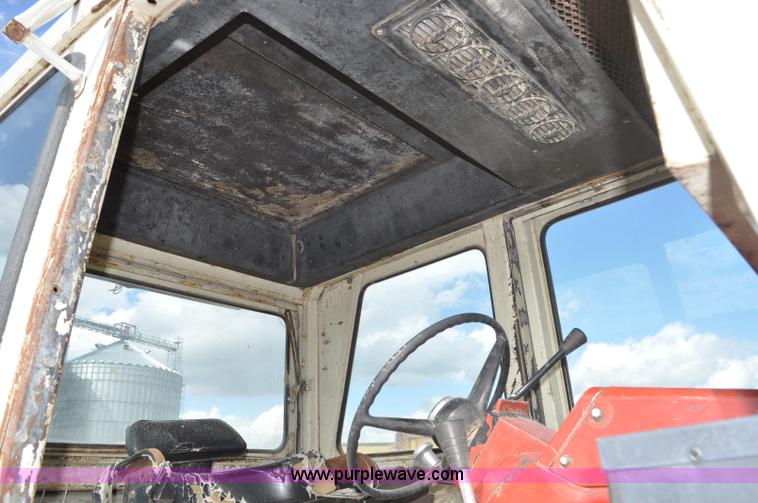 image for item F2059 1972 International 1066 Hydro tractor