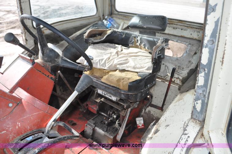 image for item F2059 1972 International 1066 Hydro tractor