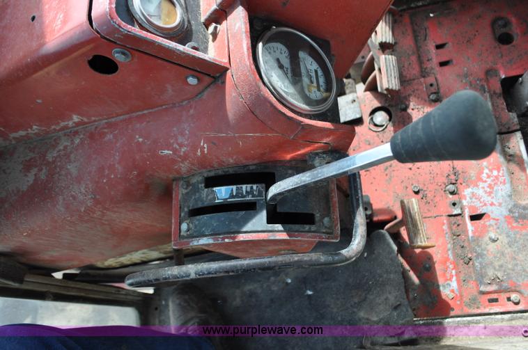 image for item F2059 1972 International 1066 Hydro tractor