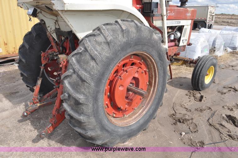 image for item F2059 1972 International 1066 Hydro tractor