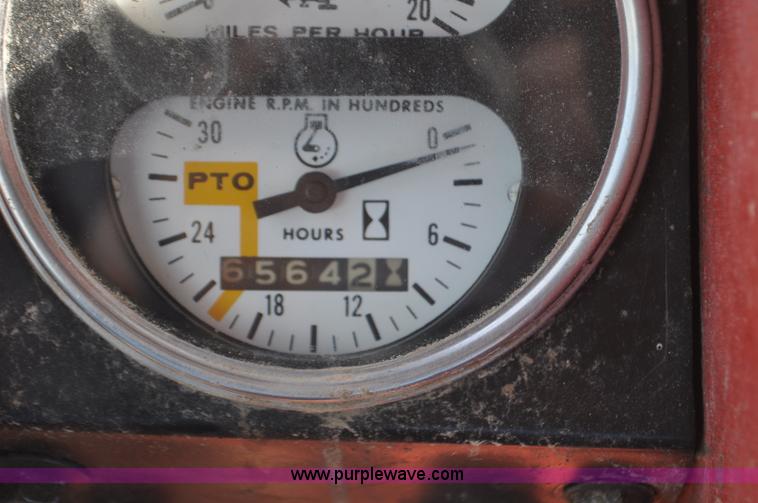 image for item F2059 1972 International 1066 Hydro tractor