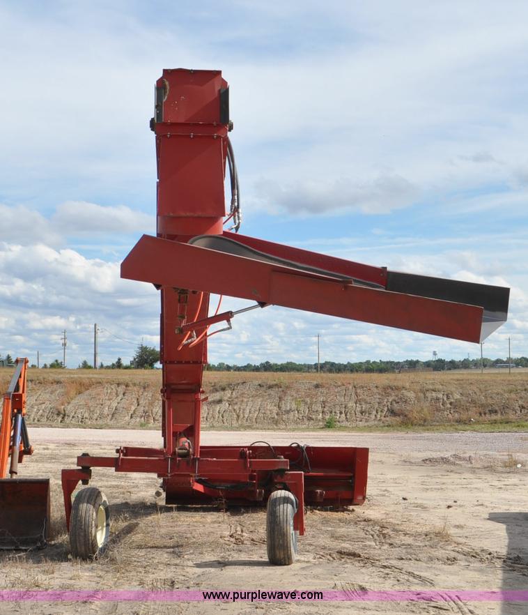 image for item F2062 Sudenga Industries grain scoop