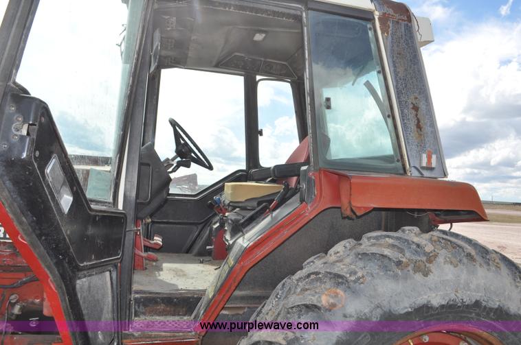 image for item F2063 1980 International Hydro 186 tractor