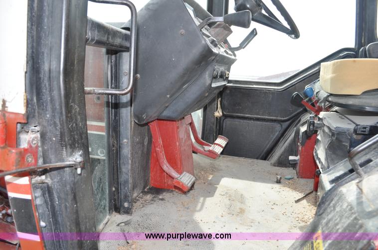 image for item F2063 1980 International Hydro 186 tractor