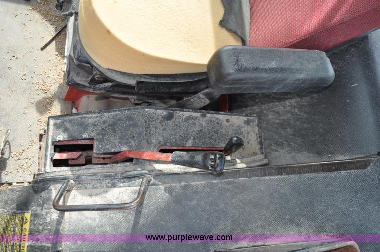 image for item F2063 1980 International Hydro 186 tractor