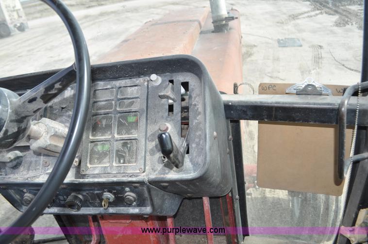 image for item F2063 1980 International Hydro 186 tractor