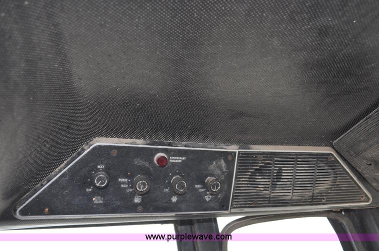 image for item F2063 1980 International Hydro 186 tractor