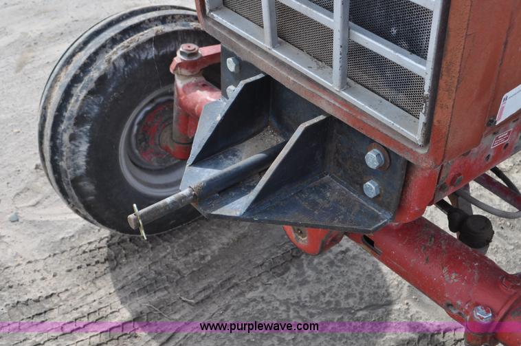 image for item F2063 1980 International Hydro 186 tractor