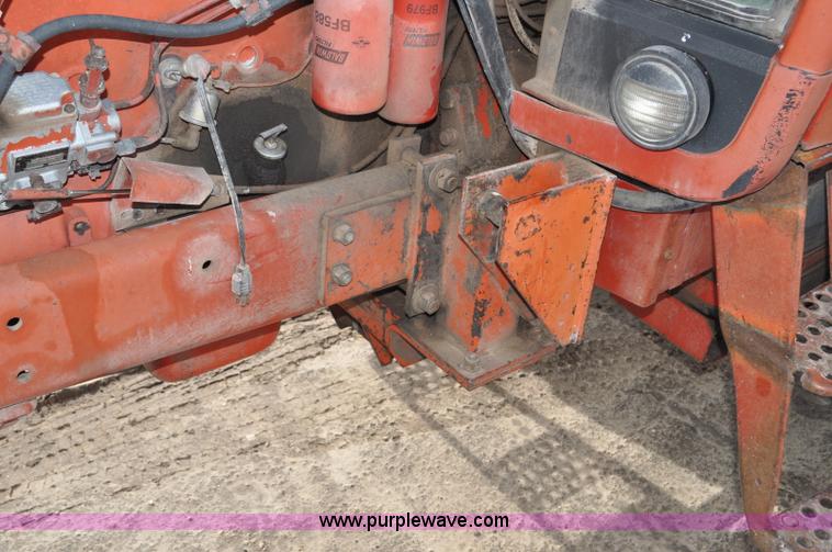 image for item F2063 1980 International Hydro 186 tractor