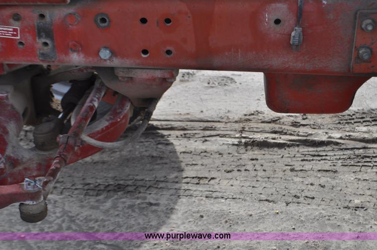 image for item F2063 1980 International Hydro 186 tractor