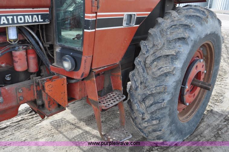 image for item F2063 1980 International Hydro 186 tractor