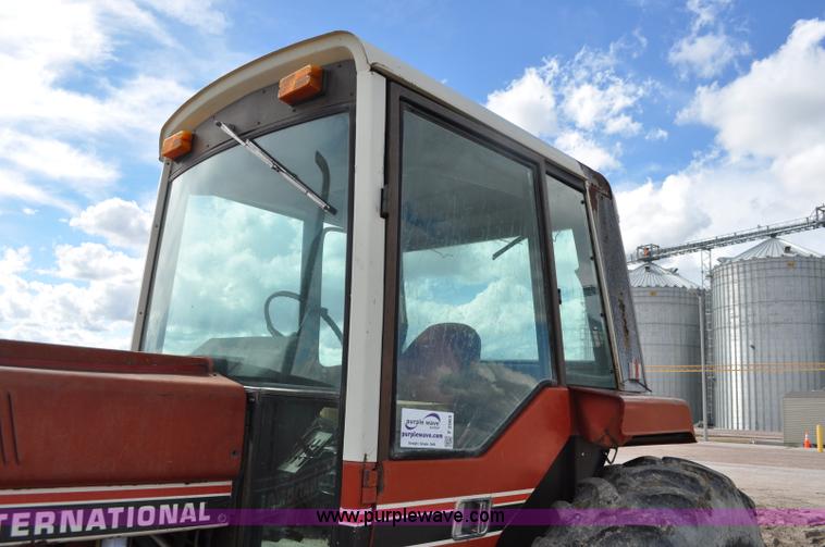 image for item F2063 1980 International Hydro 186 tractor