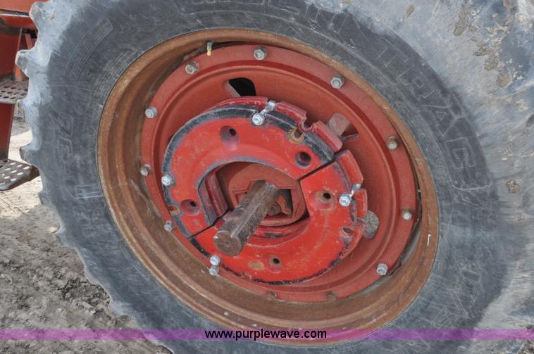 image for item F2063 1980 International Hydro 186 tractor