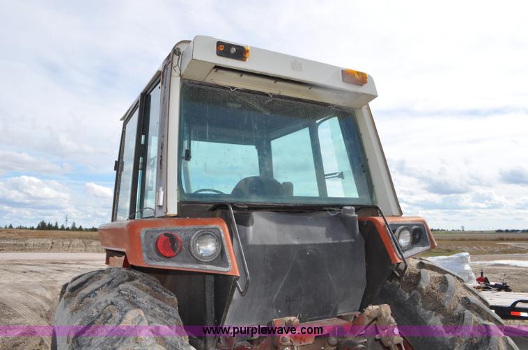 image for item F2063 1980 International Hydro 186 tractor
