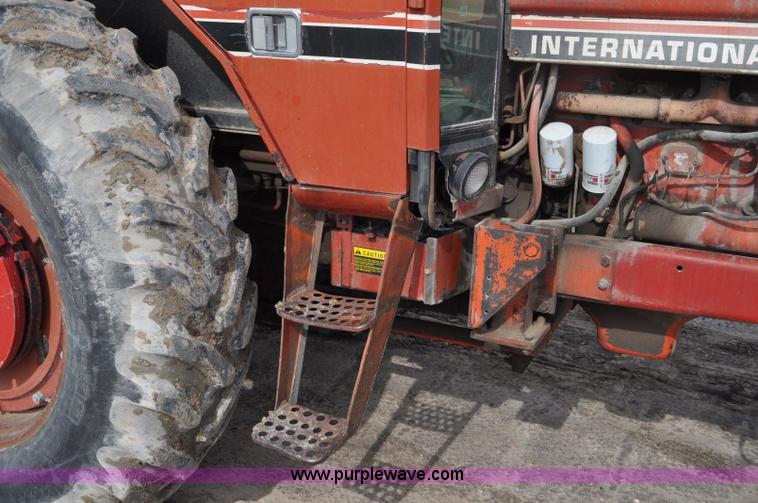 image for item F2063 1980 International Hydro 186 tractor