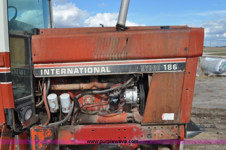 image for item F2063 1980 International Hydro 186 tractor
