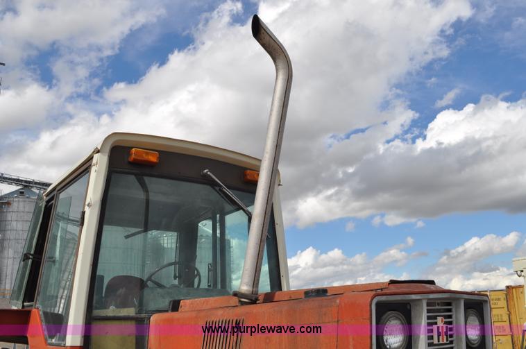 image for item F2063 1980 International Hydro 186 tractor