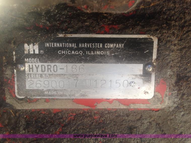 image for item F2063 1980 International Hydro 186 tractor