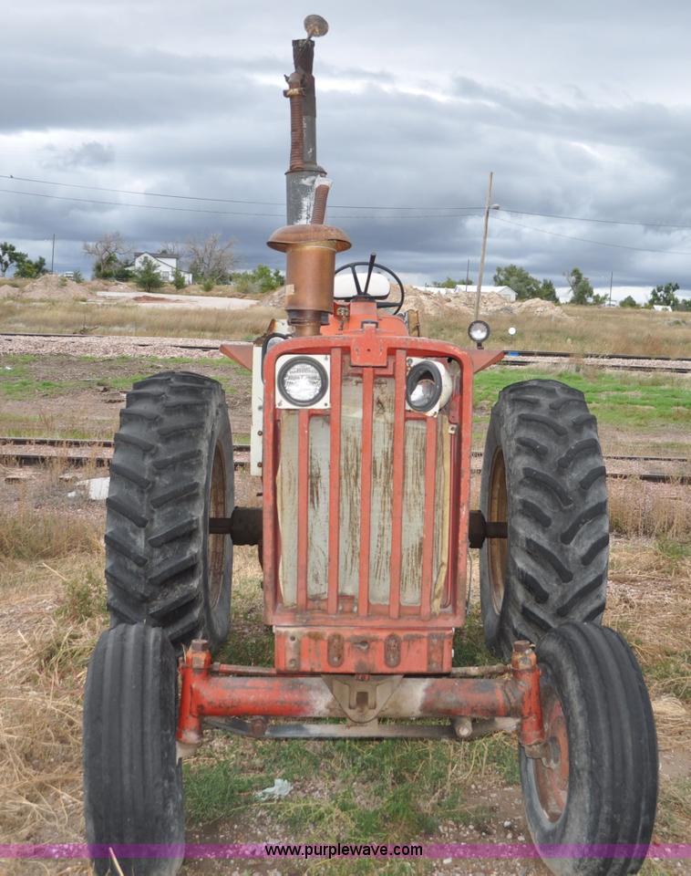 image for item F2064 1967 International 806 Wheatland tractor