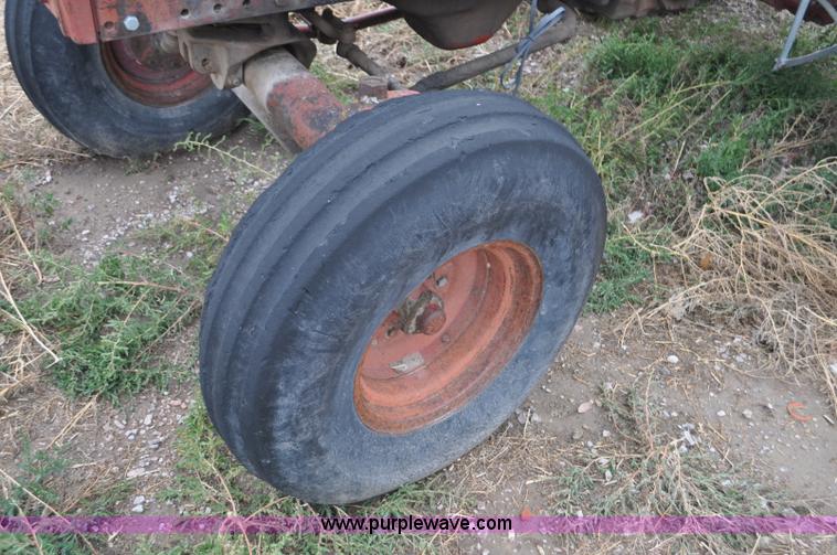 image for item F2064 1967 International 806 Wheatland tractor