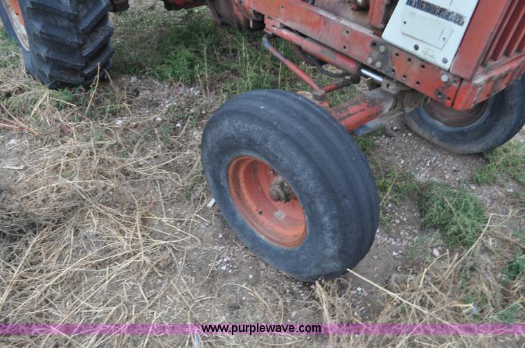image for item F2064 1967 International 806 Wheatland tractor