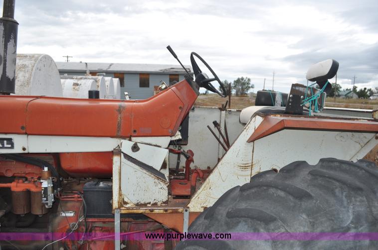 image for item F2064 1967 International 806 Wheatland tractor