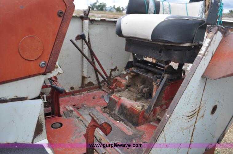 image for item F2064 1967 International 806 Wheatland tractor