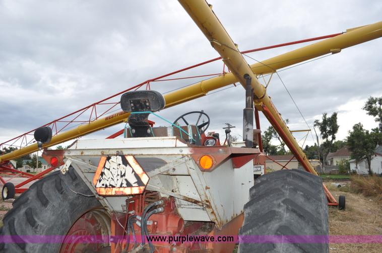 image for item F2064 1967 International 806 Wheatland tractor