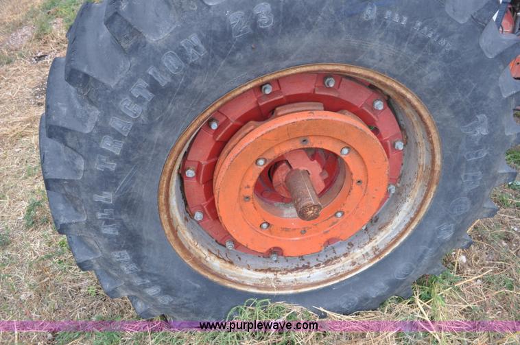 image for item F2064 1967 International 806 Wheatland tractor