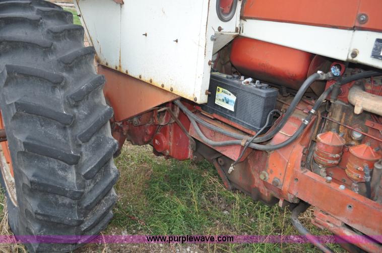 image for item F2064 1967 International 806 Wheatland tractor