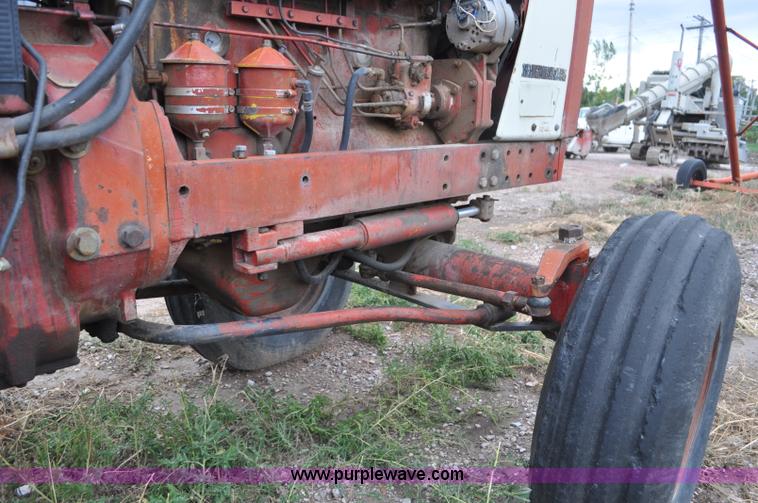 image for item F2064 1967 International 806 Wheatland tractor