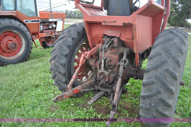 image for item F2066 1967 International 1206 tractor