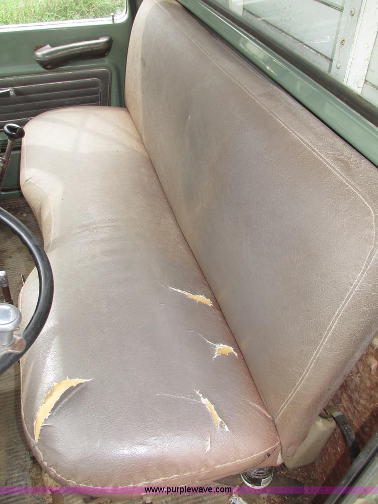 image for item G9937 1971 Ford LN600 Custom Cab grain truck