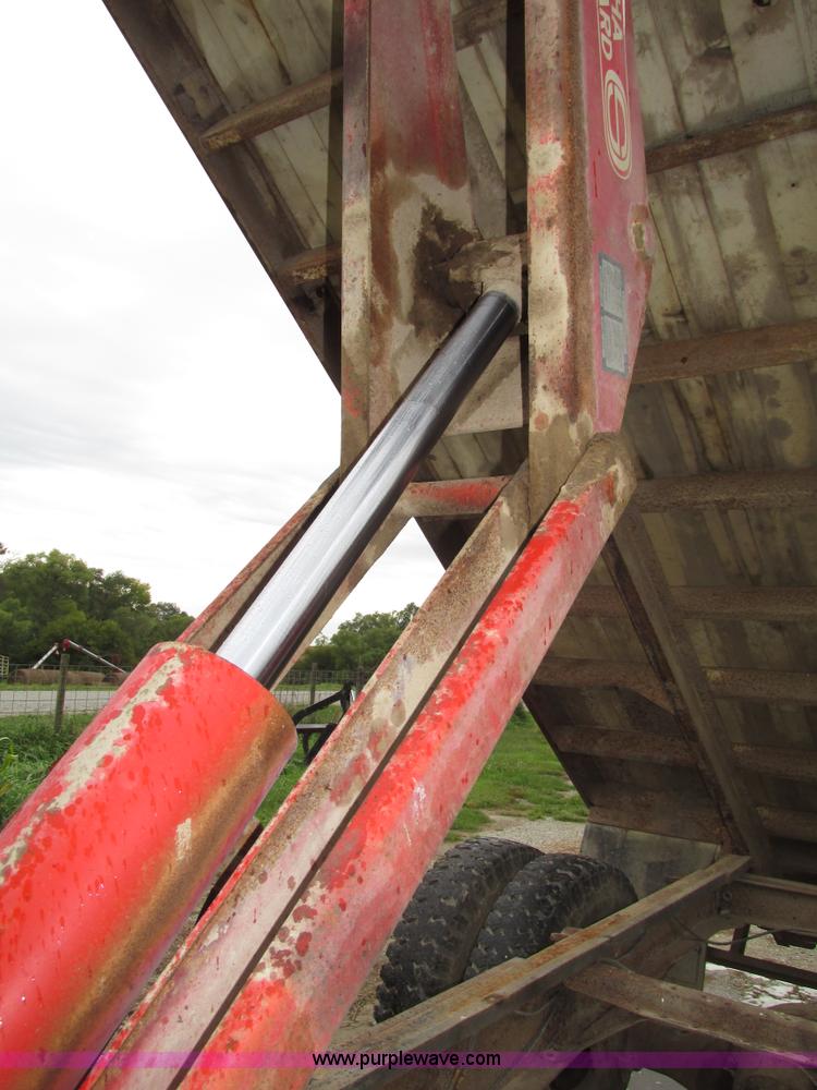 image for item G9937 1971 Ford LN600 Custom Cab grain truck