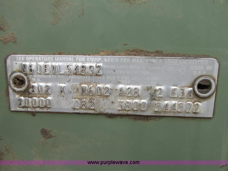 image for item G9937 1971 Ford LN600 Custom Cab grain truck