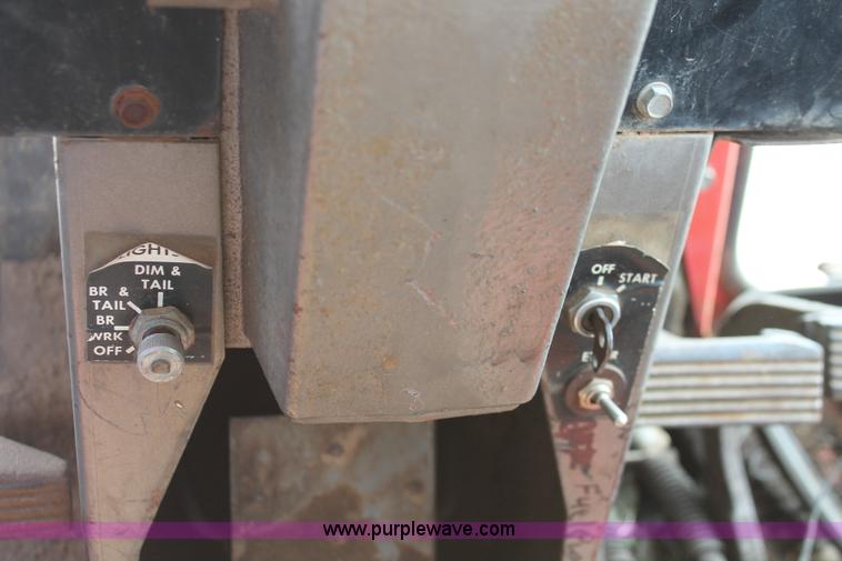 image for item H5607 1977 Massey-Ferguson 1155 tractor