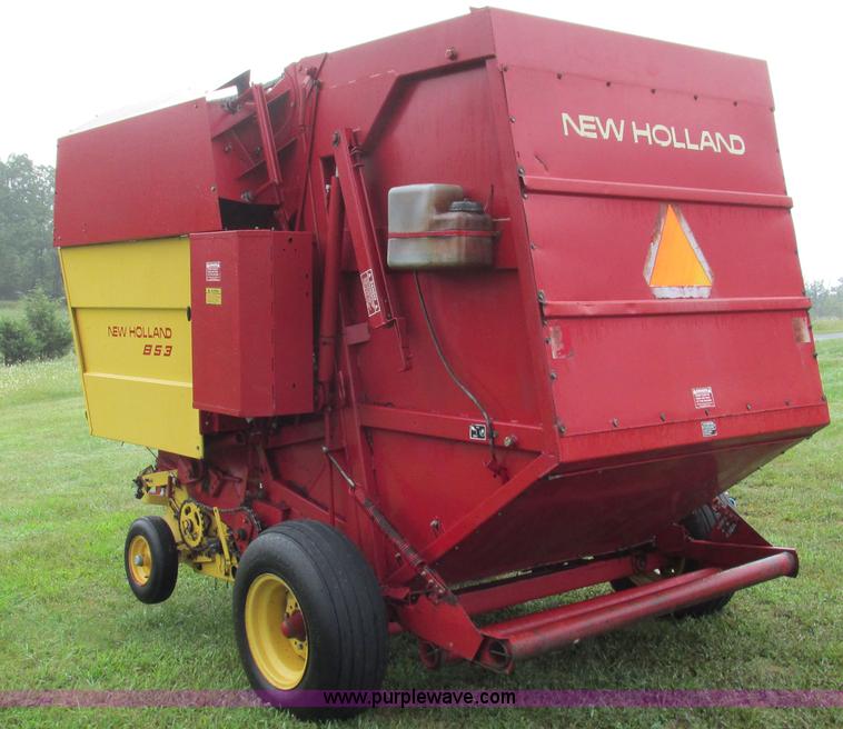 image for item I3225 1989 New Holland 853 round baler