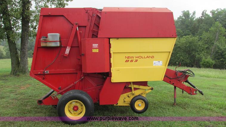 image for item I3225 1989 New Holland 853 round baler