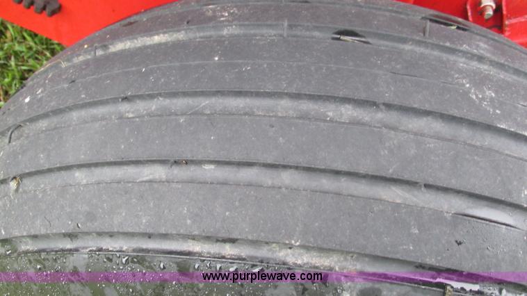 image for item I3225 1989 New Holland 853 round baler