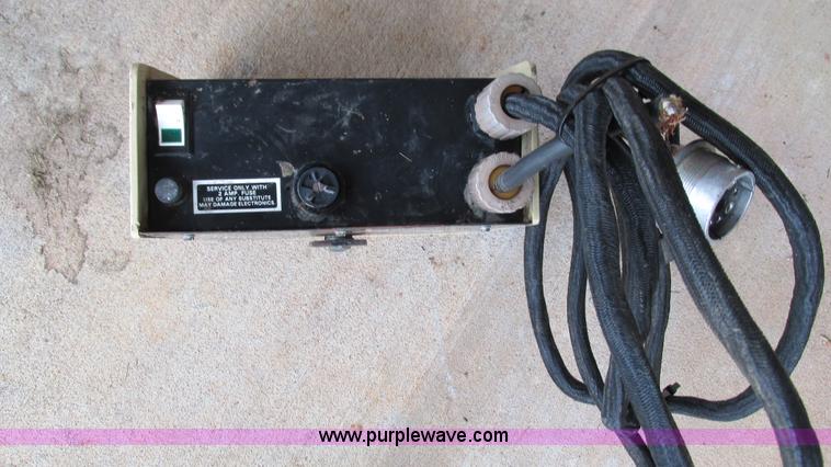 image for item I3225 1989 New Holland 853 round baler