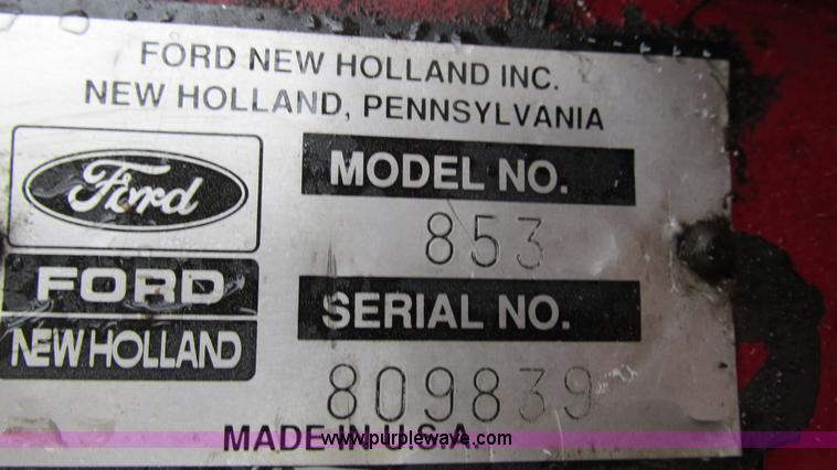 image for item I3225 1989 New Holland 853 round baler