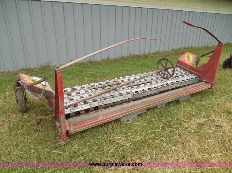 image for item I3324 Melroe pickup unit