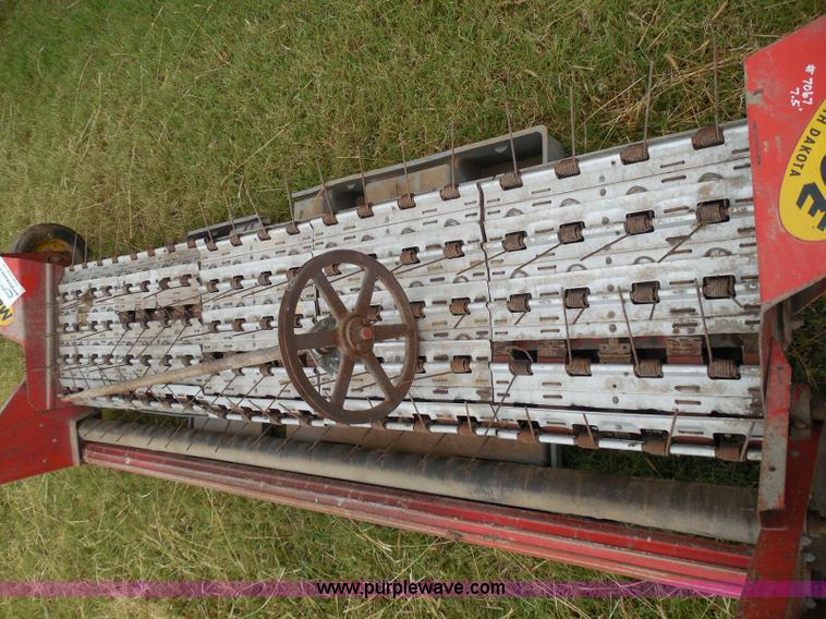 image for item I3324 Melroe pickup unit