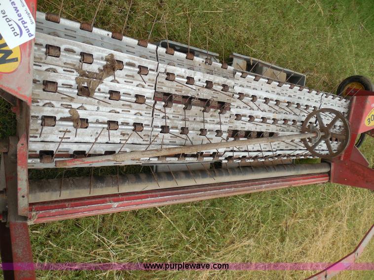 image for item I3324 Melroe pickup unit