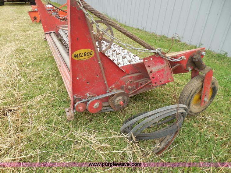 image for item I3324 Melroe pickup unit