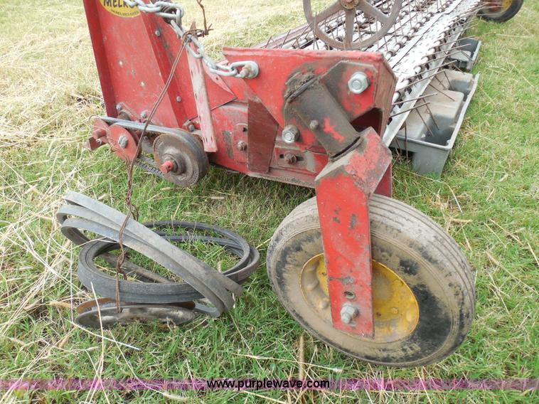 image for item I3324 Melroe pickup unit