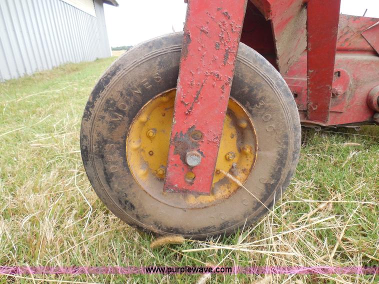 image for item I3324 Melroe pickup unit