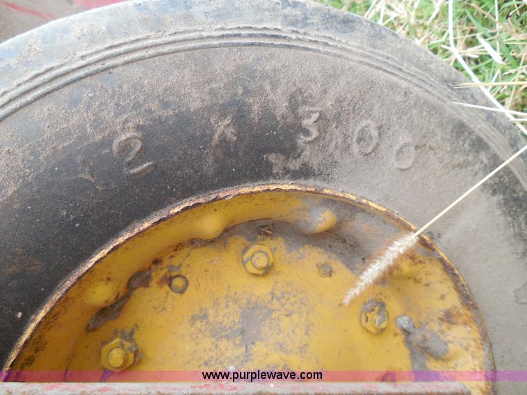 image for item I3324 Melroe pickup unit